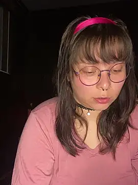 Snapshot of Solo_yoss chatting on September 29, 2025, 6:18 am Solo yoss online show from September 29, 2025, 6:18 am