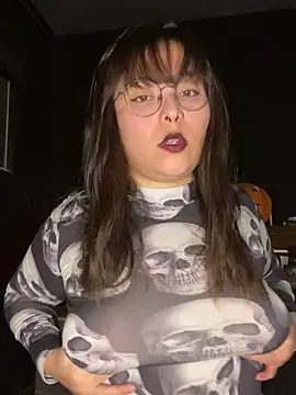 Snapshot of Solo_yoss chatting on October 31, 2025, 7:09 am Solo yoss online show from October 31, 2025, 7:09 am