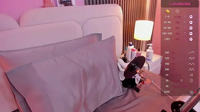 Snapshot of linda_sofi__ chatting on February 19, 2025, 10:53 pm linda sofi online show from February 19, 2025, 10:53 pm