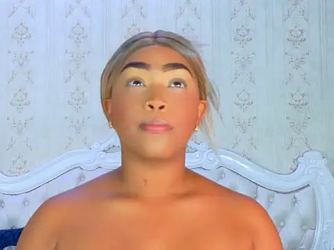 TianahGlow online show from September 17, 2025, 9:27 pm