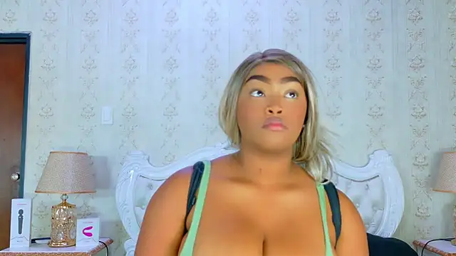 TianahGlow online show from September 22, 2025, 8:11 pm