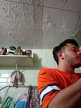 wAlewaxa online show from March 14, 2026, 3:34 am