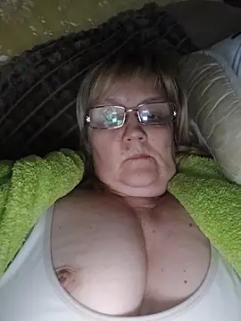 Violet5364 online show from April 28, 2026, 8:58 pm