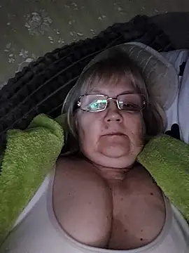 Violet5364 online show from April 30, 2026, 8:57 pm