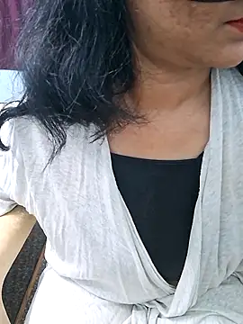 Snapshot of Jassi_Does chatting on February 19, 2025, 1:06 pm Jassi Does online show from February 19, 2025, 1:06 pm