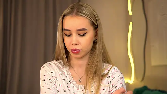  Spring Day  online show from October 26, 2025, 8:20 am