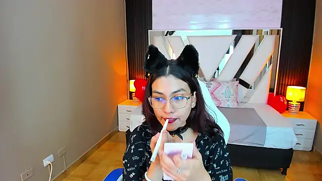 Snapshot of Cristin_Petite chatting on February 17, 2025, 6:37 pm Cristin Petite online show from February 17, 2025, 6:37 pm