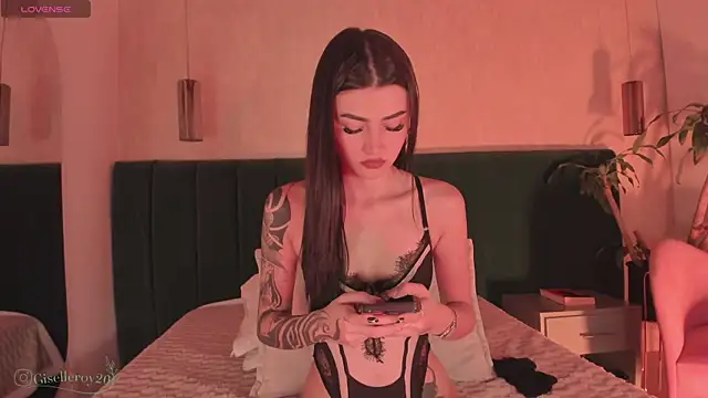 Giselle royy online show from June 25, 2026, 1:26 pm