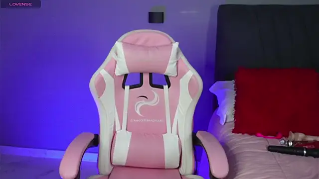 alejandra jonees online show from December 4, 2025, 10:29 pm