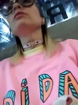 CandieGilson   online show from October 7, 2025, 10:56 am