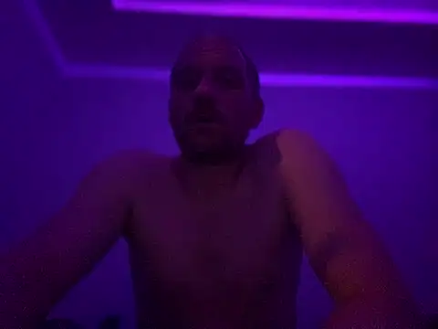 Krzysiekg123 online show from February 15, 2025, 12:15 am