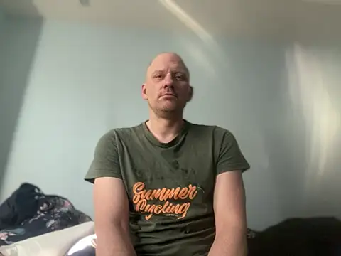 Krzysiekg123 online show from February 20, 2025, 10:05 am