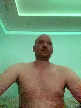 Krzysiekg123 online show from December 17, 2025, 7:42 pm