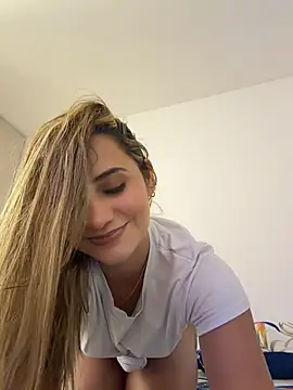 Snapshot of Vaniluu_9 chatting on July 14, 2026, 1:08 am Vaniluu 9 online show from July 14, 2026, 1:08 am