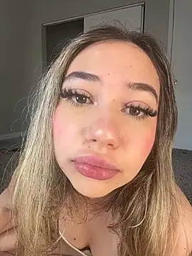 Snapshot of angelicasn0w chatting on February 20, 2026, 2:39 pm angelicasn0w online show from February 20, 2026, 2:39 pm