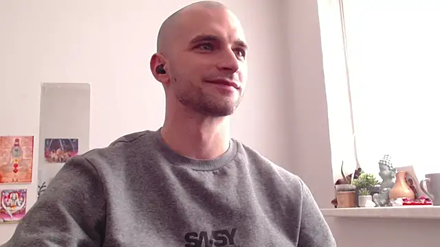 OskarBreno online show from April 30, 2026, 4:13 pm