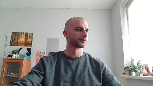 OskarBreno online show from May 1, 2026, 1:26 pm