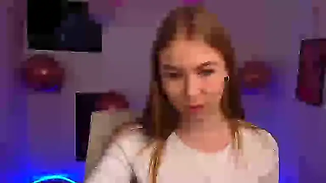 Snapshot of Dana_flowers chatting on February 25, 2025, 12:13 pm Dana flowers online show from February 25, 2025, 12:13 pm