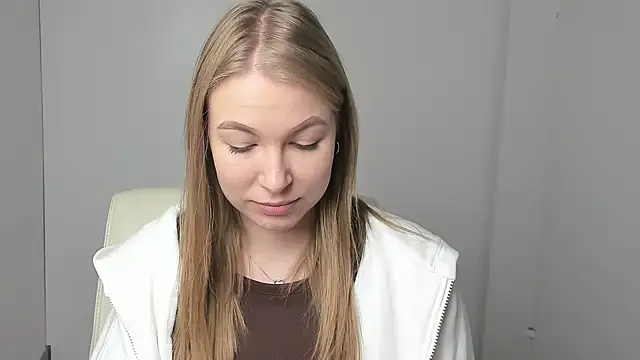 Snapshot of Dana_flowers chatting on November 18, 2025, 6:51 am Dana flowers online show from November 18, 2025, 6:51 am