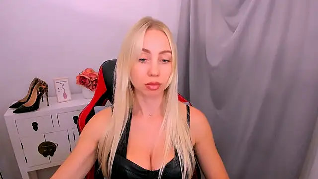 Snapshot of MargaritaRose chatting on June 8, 2026, 3:56 pm MargaritaRose online show from June 8, 2026, 3:56 pm