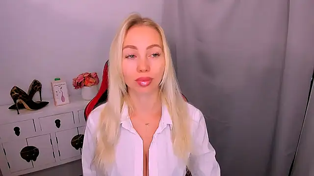 Snapshot of MargaritaRose chatting on July 5, 2026, 5:03 am MargaritaRose online show from July 5, 2026, 5:03 am