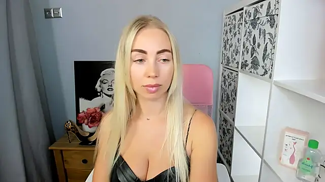 Snapshot of MargaritaRose chatting on July 15, 2026, 2:33 pm MargaritaRose online show from July 15, 2026, 2:33 pm