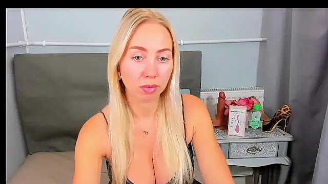 Snapshot of MargaritaRose chatting on July 28, 2026, 2:35 pm MargaritaRose online show from July 28, 2026, 2:35 pm