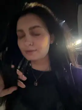 Snapshot of lunalovelee chatting on September 18, 2025, 1:46 pm lunalovelee online show from September 18, 2025, 1:46 pm