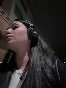 Snapshot of lunalovelee chatting on September 24, 2025, 2:09 pm lunalovelee online show from September 24, 2025, 2:09 pm