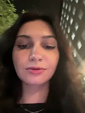 lunalovelee online show from July 29, 2026, 4:27 pm