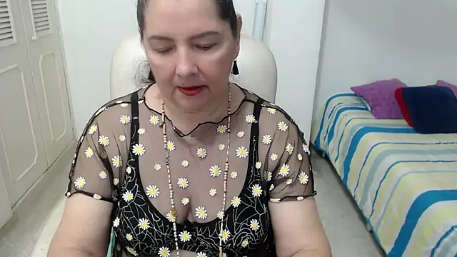 leonela 69 online show from May 19, 2026, 11:11 pm