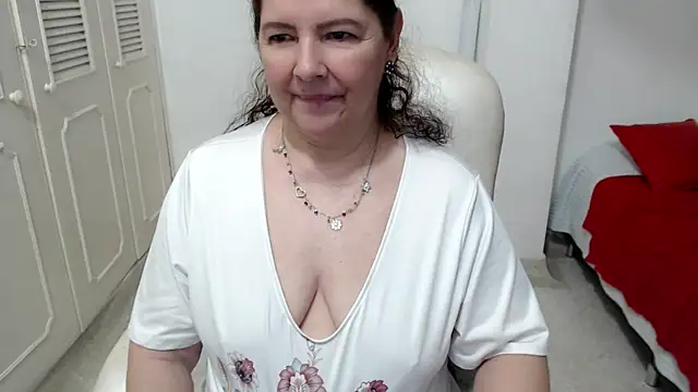 leonela 69 online show from June 11, 2026, 3:37 am
