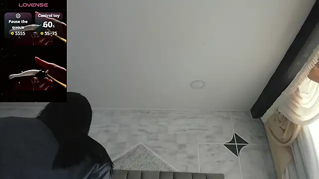 EmiliaRose  online show from October 1, 2025, 9:10 pm