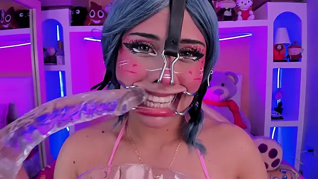 miss   megan online show from May 19, 2026, 2:40 am