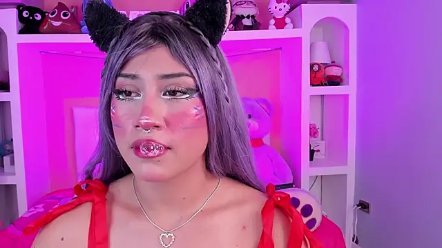 miss   megan online show from July 2, 2026, 2:33 am
