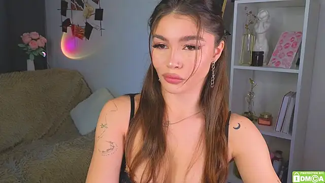 Snapshot of Caroline__Brown chatting on October 9, 2025, 4:10 am Caroline Brown online show from October 9, 2025, 4:10 am