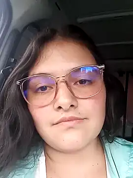 Snapshot of Yulil23 chatting on February 11, 2025, 8:52 pm Yulil23 online show from February 11, 2025, 8:52 pm