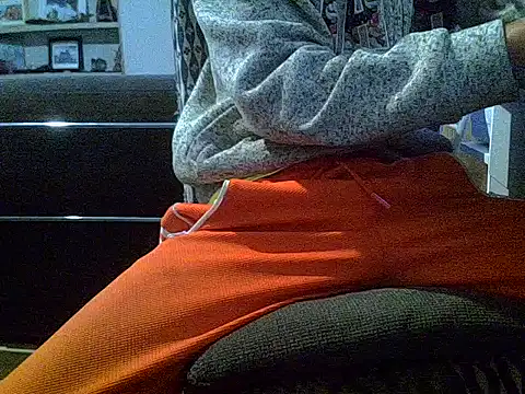 createur34 online show from October 5, 2025, 5:11 pm