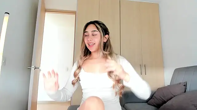 Hornyholly   online show from January 31, 2026, 8:29 pm