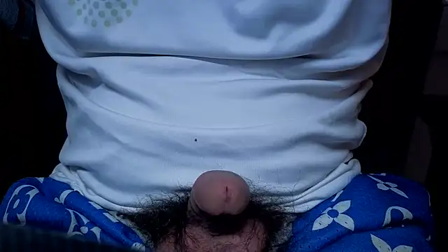 Snapshot of strongdude212 chatting on November 2, 2025, 1:46 pm strongdude212 online show from November 2, 2025, 1:46 pm