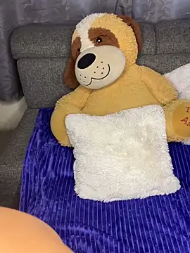 Snapshot of ZafiroKlein chatting on November 18, 2025, 8:46 pm ZafiroKlein online show from November 18, 2025, 8:46 pm