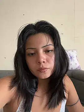 ZafiroKlein online show from June 23, 2026, 8:18 pm