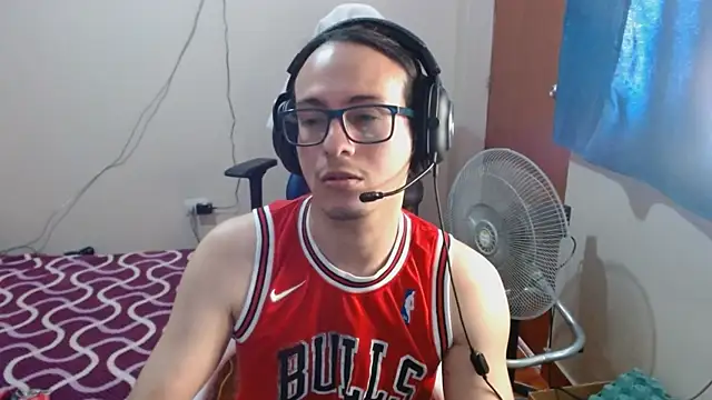 cholitohermoso online show from February 15, 2025, 3:06 pm