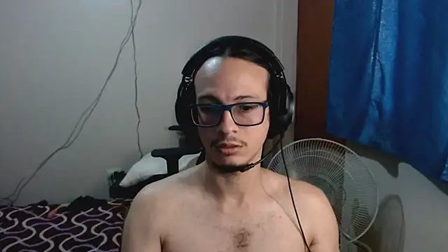 cholitohermoso online show from March 4, 2025, 10:27 pm