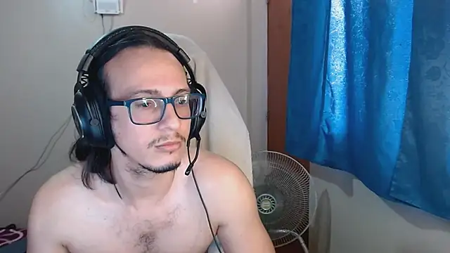 cholitohermoso online show from March 8, 2025, 7:53 pm