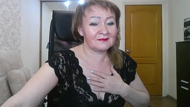 Snapshot of Victoria_secrets_ chatting on February 14, 2025, 12:25 pm Victoria secrets online show from February 14, 2025, 12:25 pm