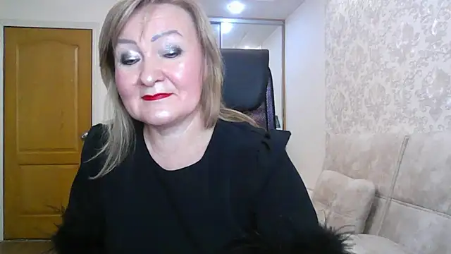 Snapshot of Victoria_secrets_ chatting on October 13, 2025, 2:17 pm Victoria secrets online show from October 13, 2025, 2:17 pm