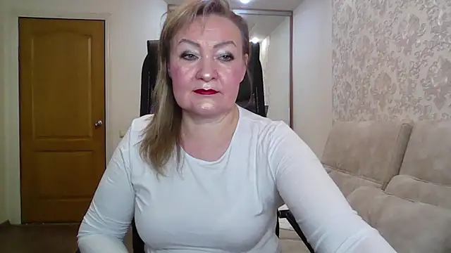 Snapshot of Victoria_secrets_ chatting on November 11, 2025, 4:40 pm Victoria secrets online show from November 11, 2025, 4:40 pm