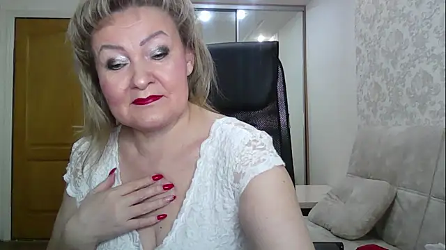 Snapshot of Victoria_secrets_ chatting on February 7, 2026, 3:49 pm Victoria secrets online show from February 7, 2026, 3:49 pm