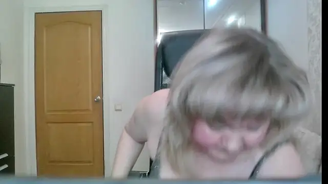 Snapshot of Victoria_secrets_ chatting on April 30, 2026, 5:14 am Victoria secrets online show from April 30, 2026, 5:14 am
